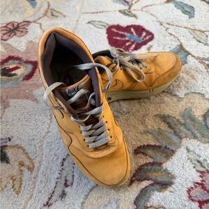 Nike Men's Brown Sneakers